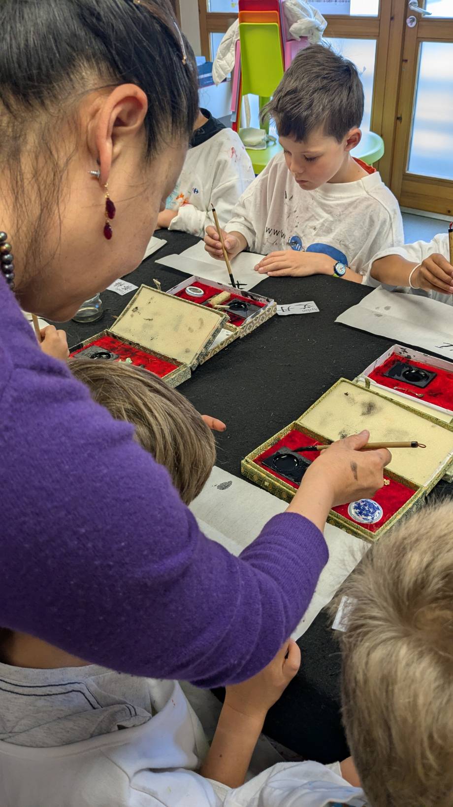 Atelier de calligraphie des élèves de l'école des Éterlous des 22 et 23/05/2025 - Marie-Anaïs Lien