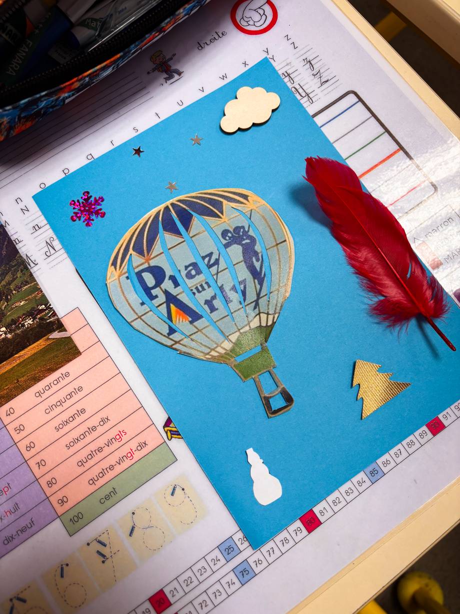 Dépôt d’objets sur une feuille de papier – Margaux Meurisse