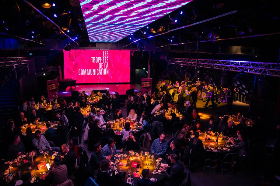 La cérémonie s’est déroulée au Warehouse, un ancien hangar à bananes faisant aujourd’hui office de salle de concert à Nantes. - Studio Odaki