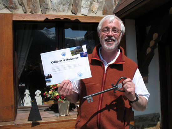 Remise du titre Citoyen d'honneur à Michel Thépaut lors de son pot de départ