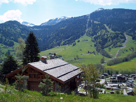 Le village de Praz-sur-Arly le 23 mai 2010