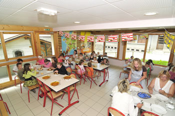 Cantine de l'école des Éterlous à Praz-sur-Arly - Mairie de Praz-sur-Arly