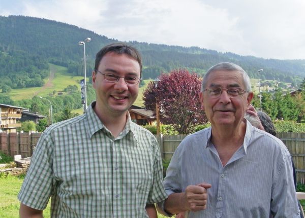 Vernissage d'une exposition de Praz les arts : Yann Jaccaz, maire actuel, et Max Gruz, ancien maire