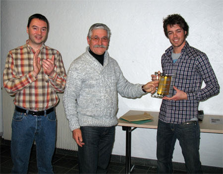 Remise du trophée des Médaillés de la jeunesse et des sports ç Grégory Joly-Pottuz, qui a dirigé le Ski Club jusqu'en 2010, le 27 janvier 2011