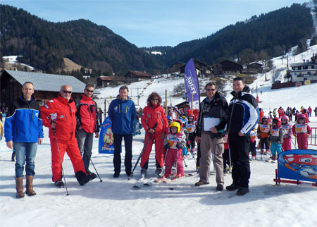 Mairie, office de tourisme, remontées mécaniques et ESF autour du responsable de l'audit, le 10 mars 2011