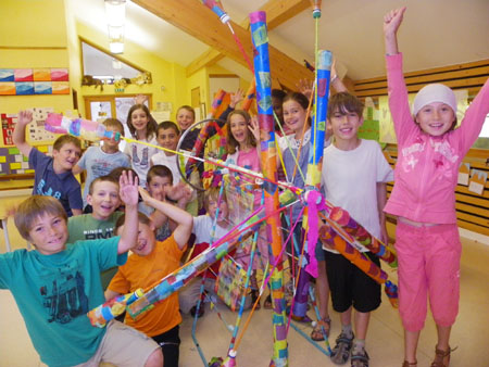 Les CE2-CM1 de l'école des Éterlous remporte le 1er prix d'un concours du SITOM, axé sur le recyclage.