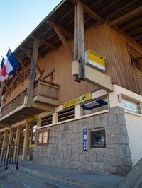 Distributeur automatique de billets La Poste en 2011