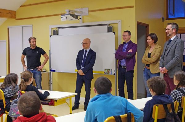 Les élèves de CM1/CM2 rencontrent le député Xavier Roseren le 15 février 2019. - Sylvie Bessy