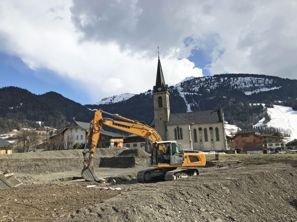 Centre-village piétonnier de Praz : construction du Chalet Sylvand en avril 2019