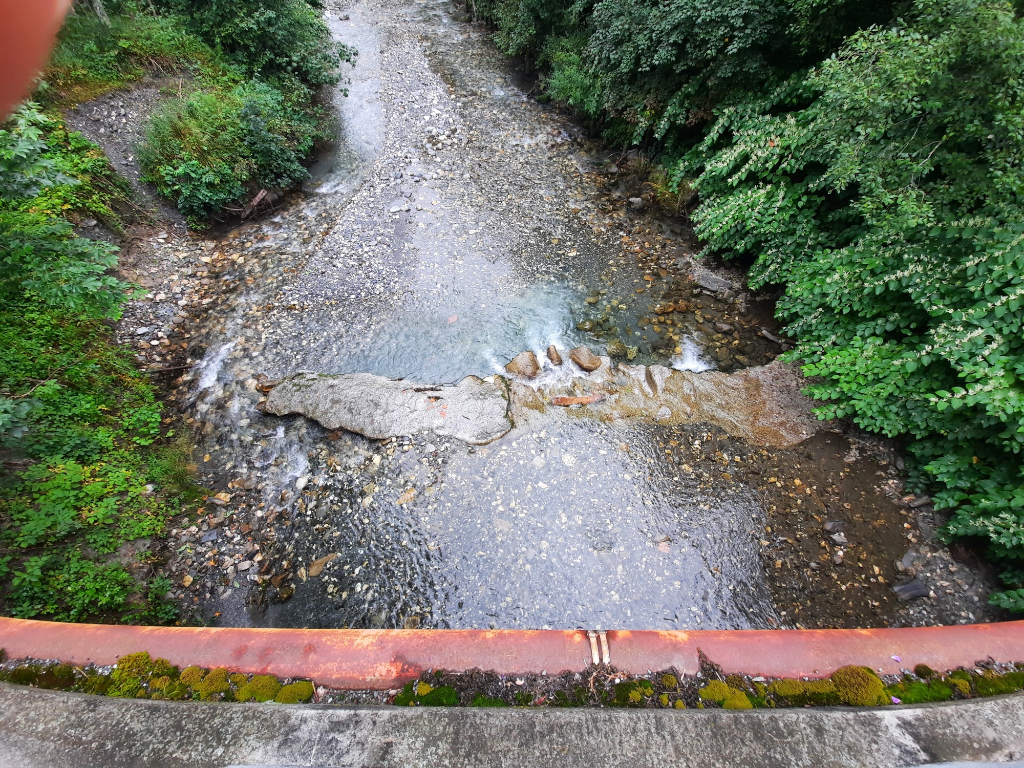 Vue générale de la zone, prise en photo depuis le pont de l’Île