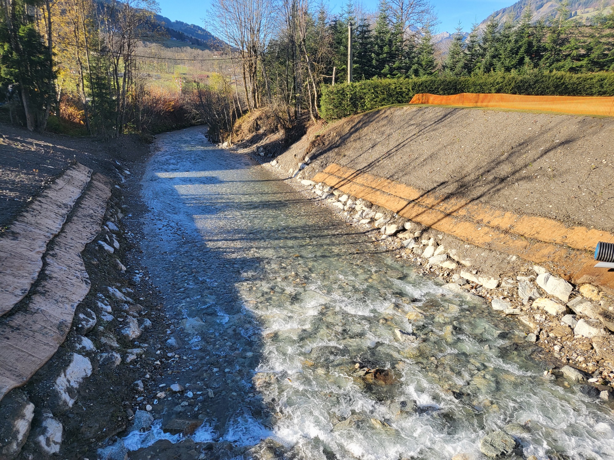 Seuil et berges de l'Arly consolidés sous le pont de l’Île - Jean-Paul Jaccaz