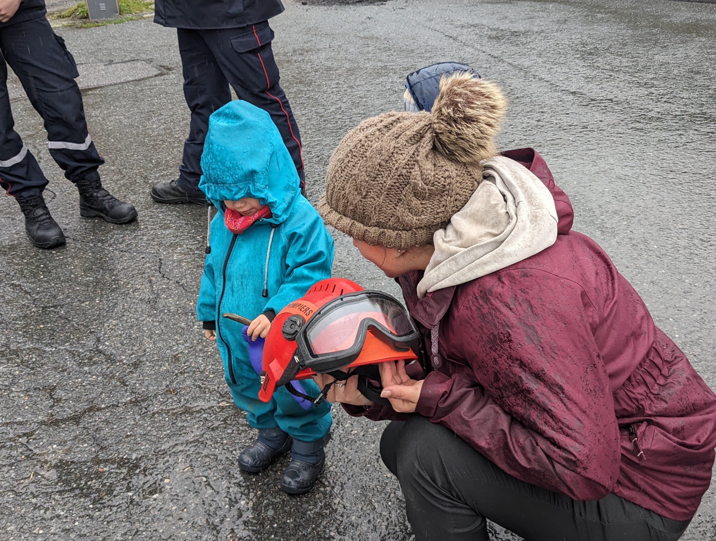 Sensibilisation des jeunes de la crèche Les Pralinous par les sapeurs-pompiers du lieutenant Vincent Burtin - Marie-Anaïs Lien