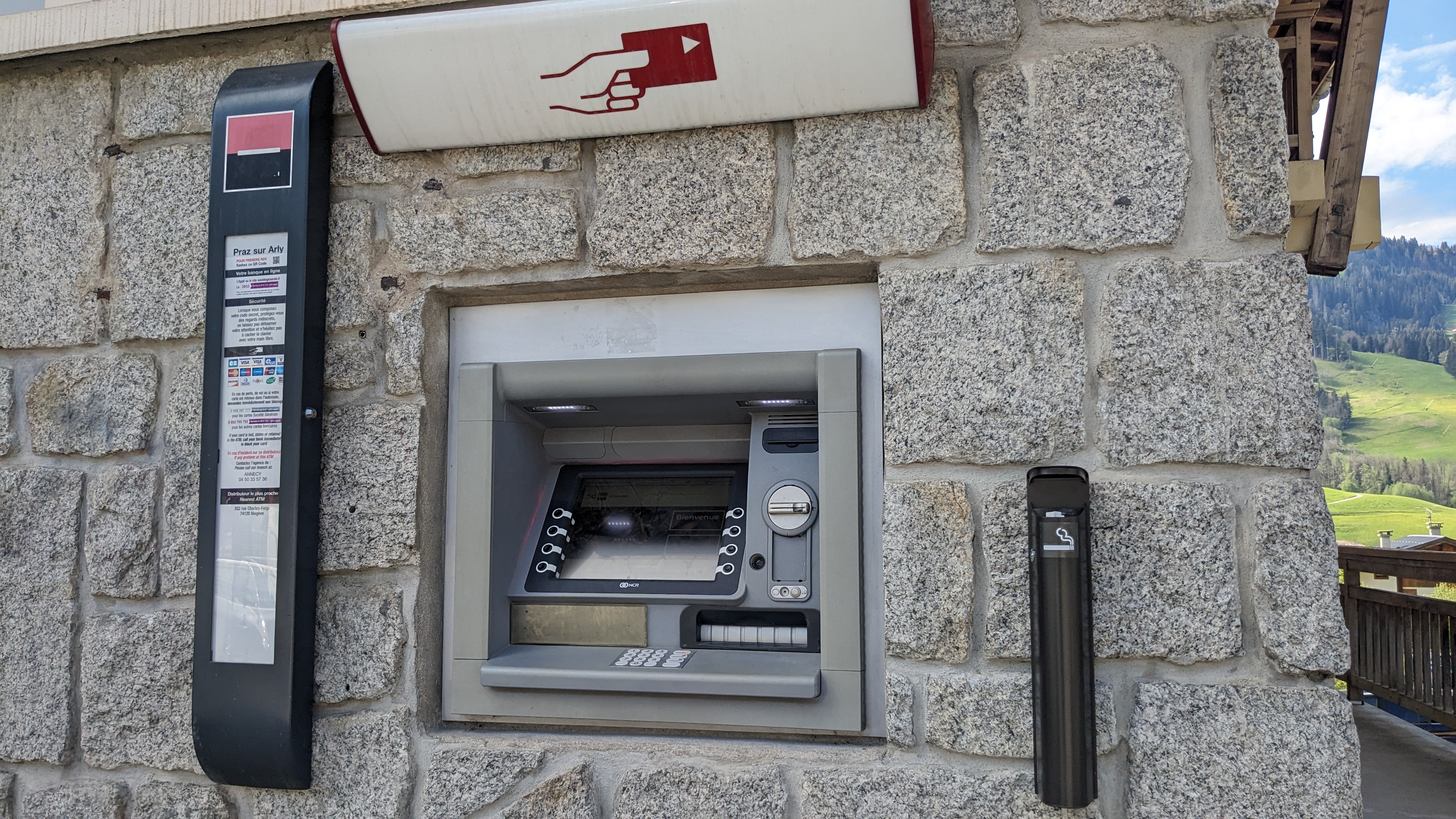 Lutte contre le jet sauvage de mégots de cigarette : cendriers et éteignoirs - Marie-Anaïs Lien