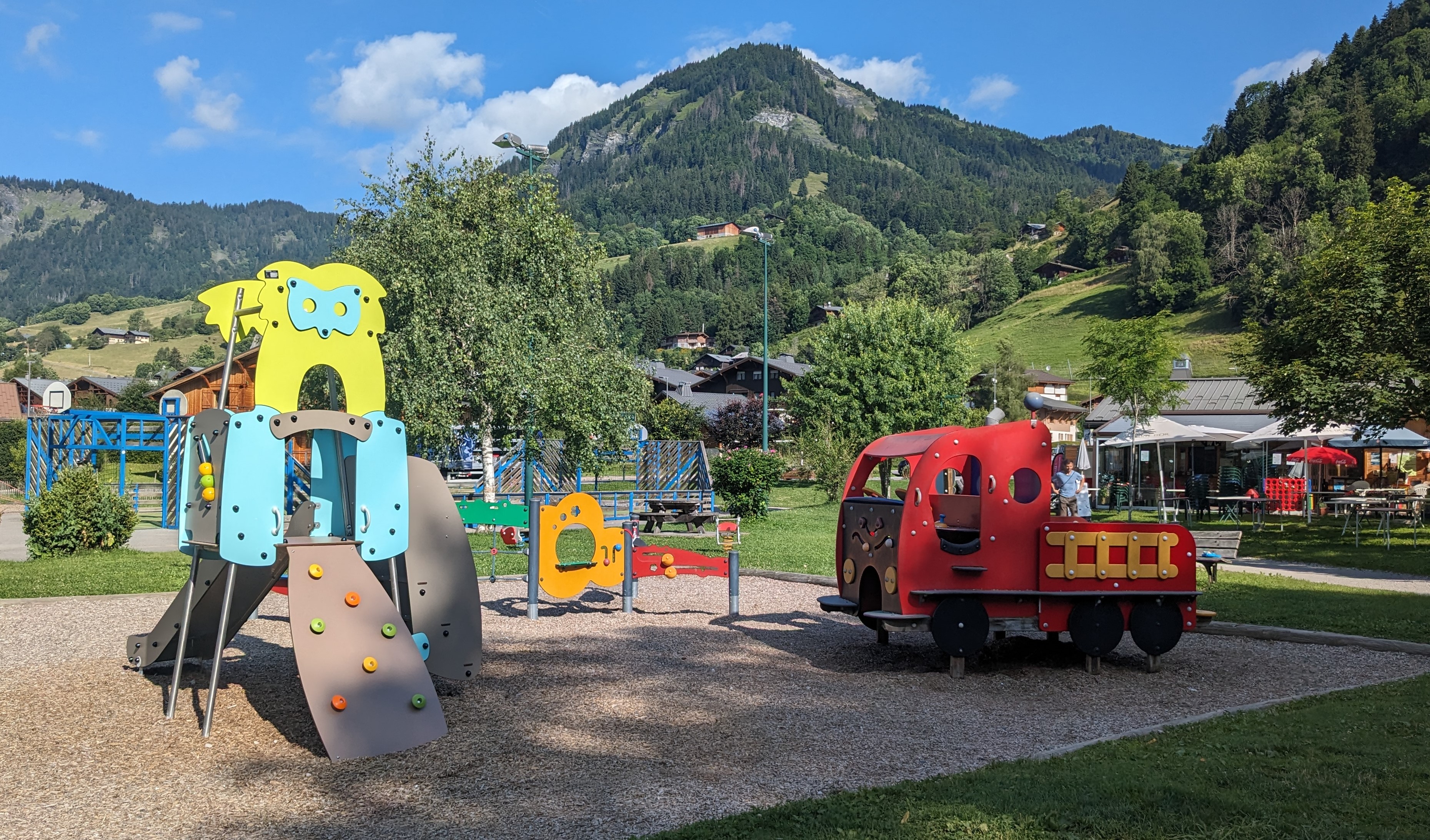 Aire de jeux des Belles : nouveau jeu La Hulotte installé en 2024 et ouvert au public le 16 juillet 2024 - Marie-Anaïs Lien