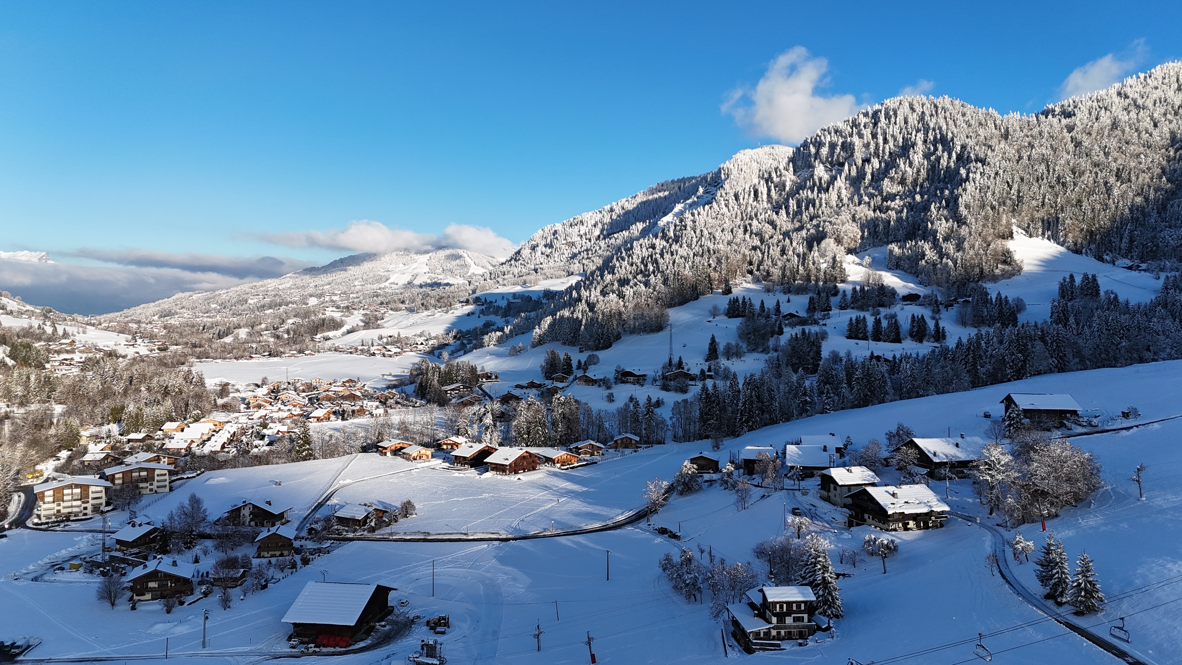 Le village de Praz sous la neige le 27/11/2025 - Yann Jaccaz