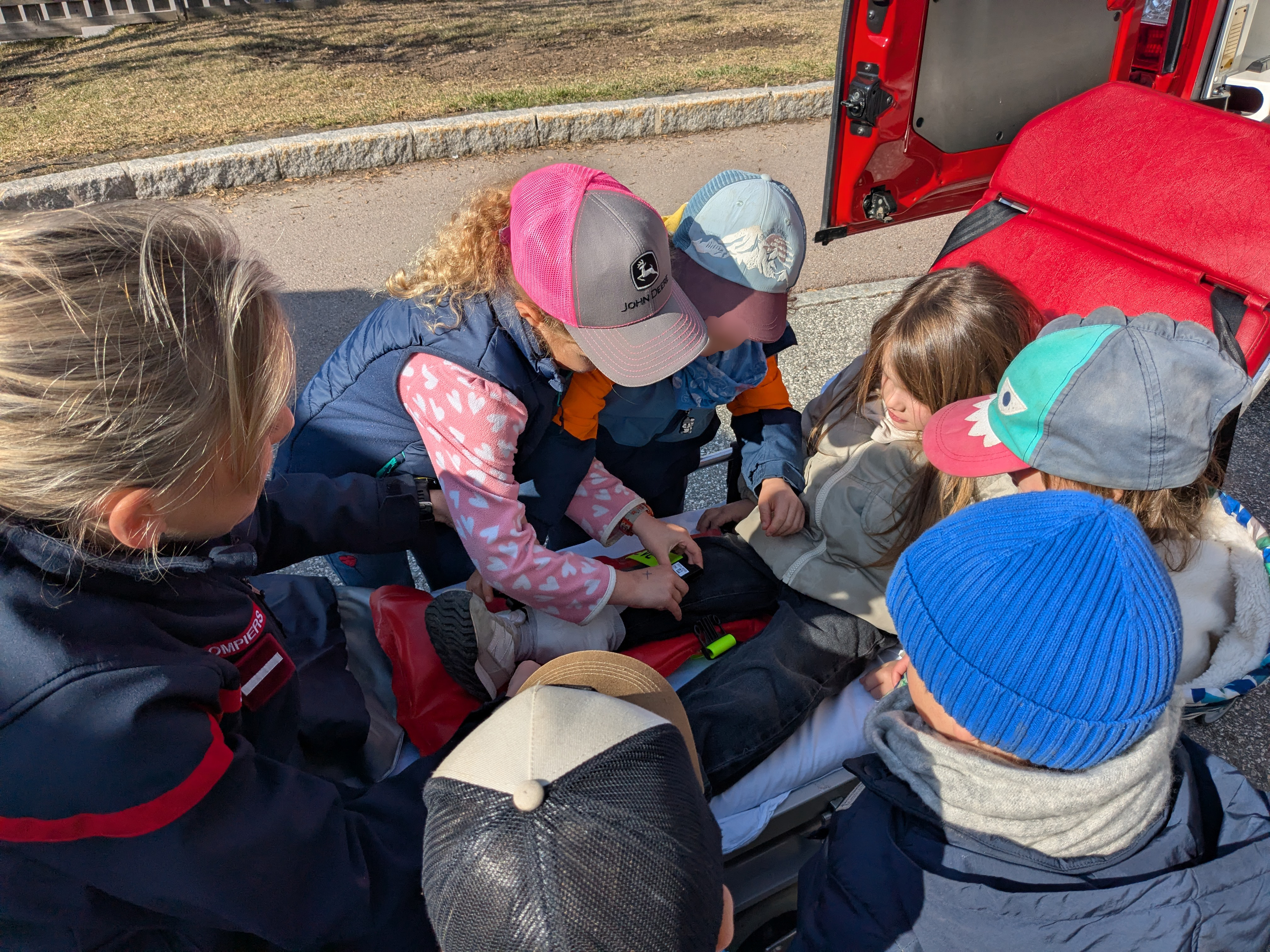Intervention des pompiers à l'école maternelle Saint-Joseph de Praz-sur-Arly le 24/03/2026 - Marie-Anaïs Lien