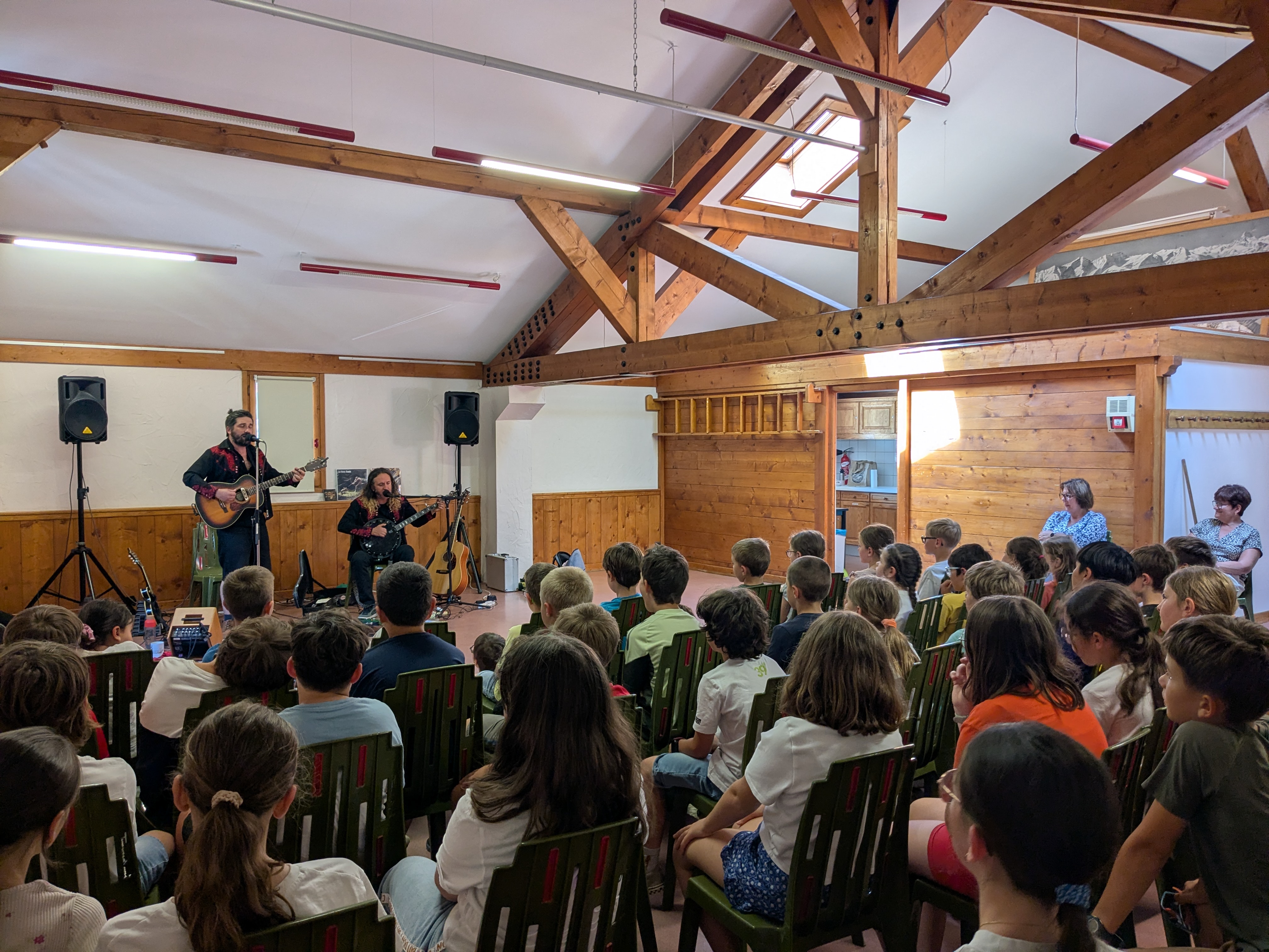 Concert des Frères Bandini dans le cadre de Bib' en scènes le 26/05/2026, auprès des élèves de l'école des Éterlous - Marie-Anaïs Lien