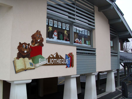 Bibliothèque Praline dans l'établissement de l'école des Éterlous