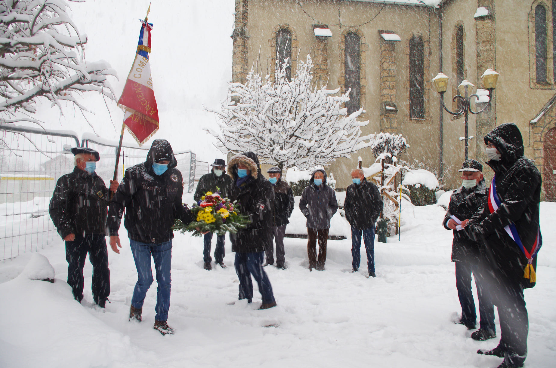 Cérémonie au Monument aux Morts à Praz le 5 décembre.