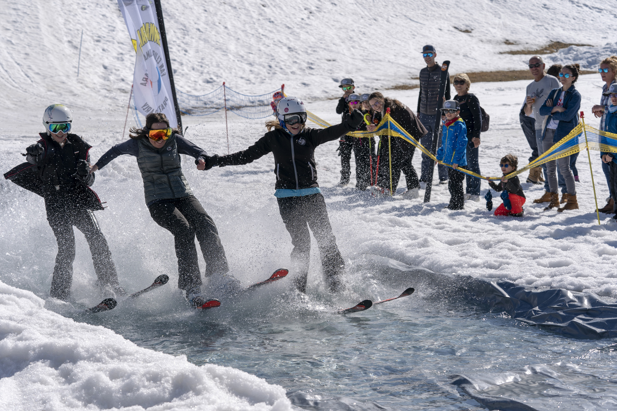 Trio sur le waterslide de Praz-sur-Arly