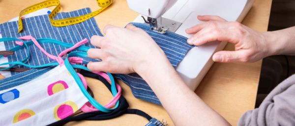 Covid-19 : couture de masques anti-Covid