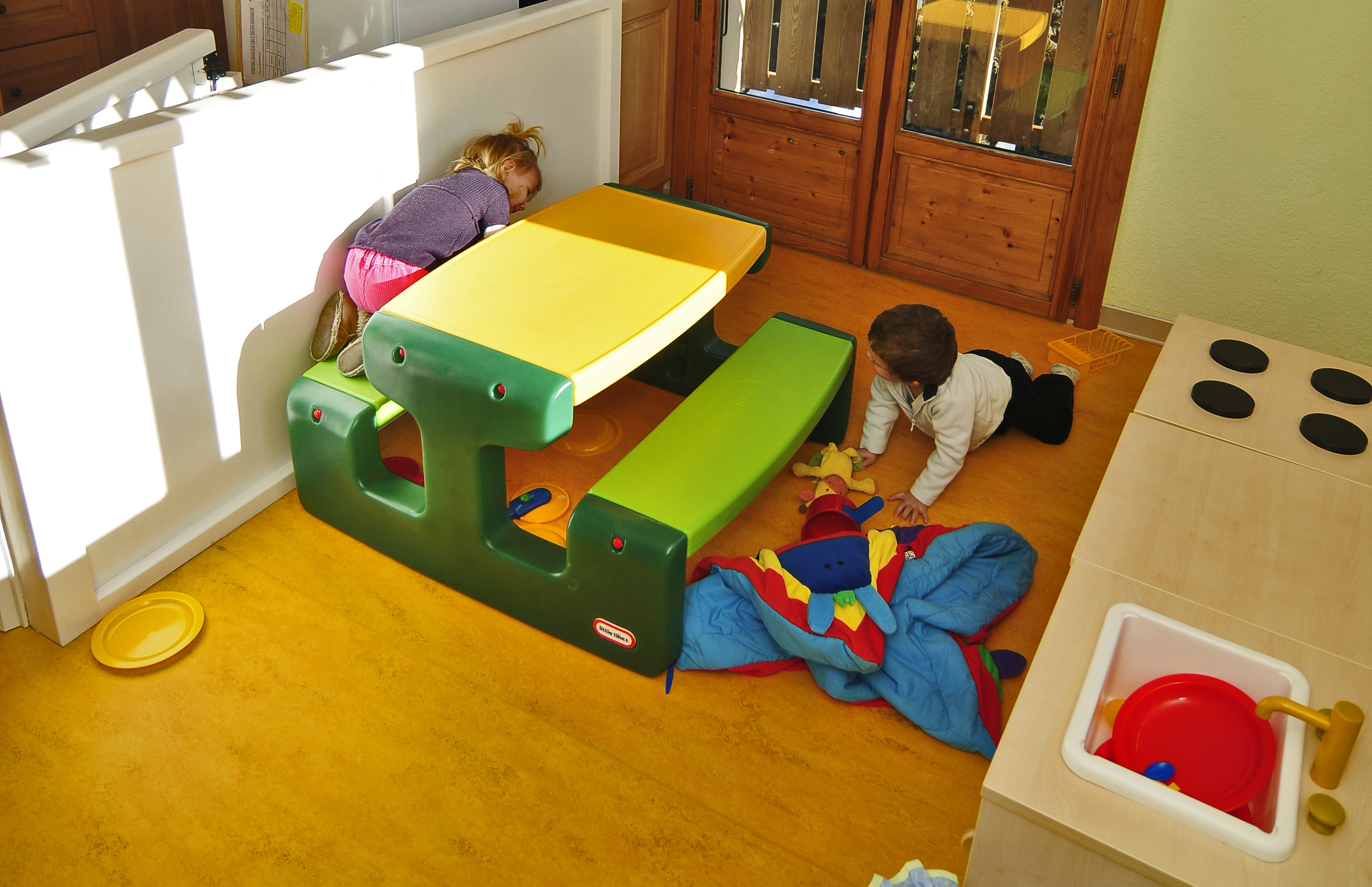 Mobilier et jeux d'éveil de la crèche