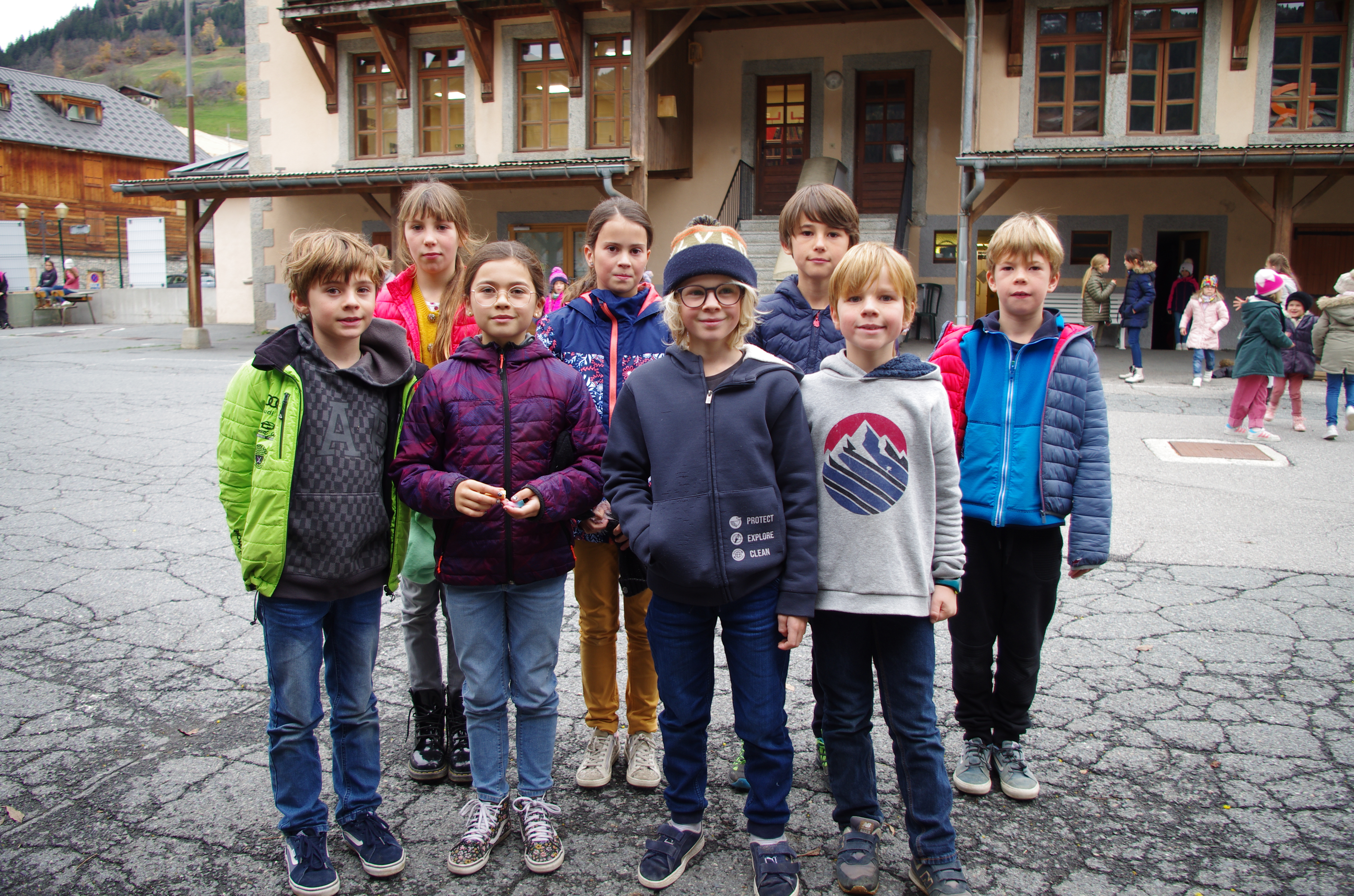 8 élèves des Éterlous ayant participé au cross départemental le 19 novembre 2022 - Sylvie Bessy