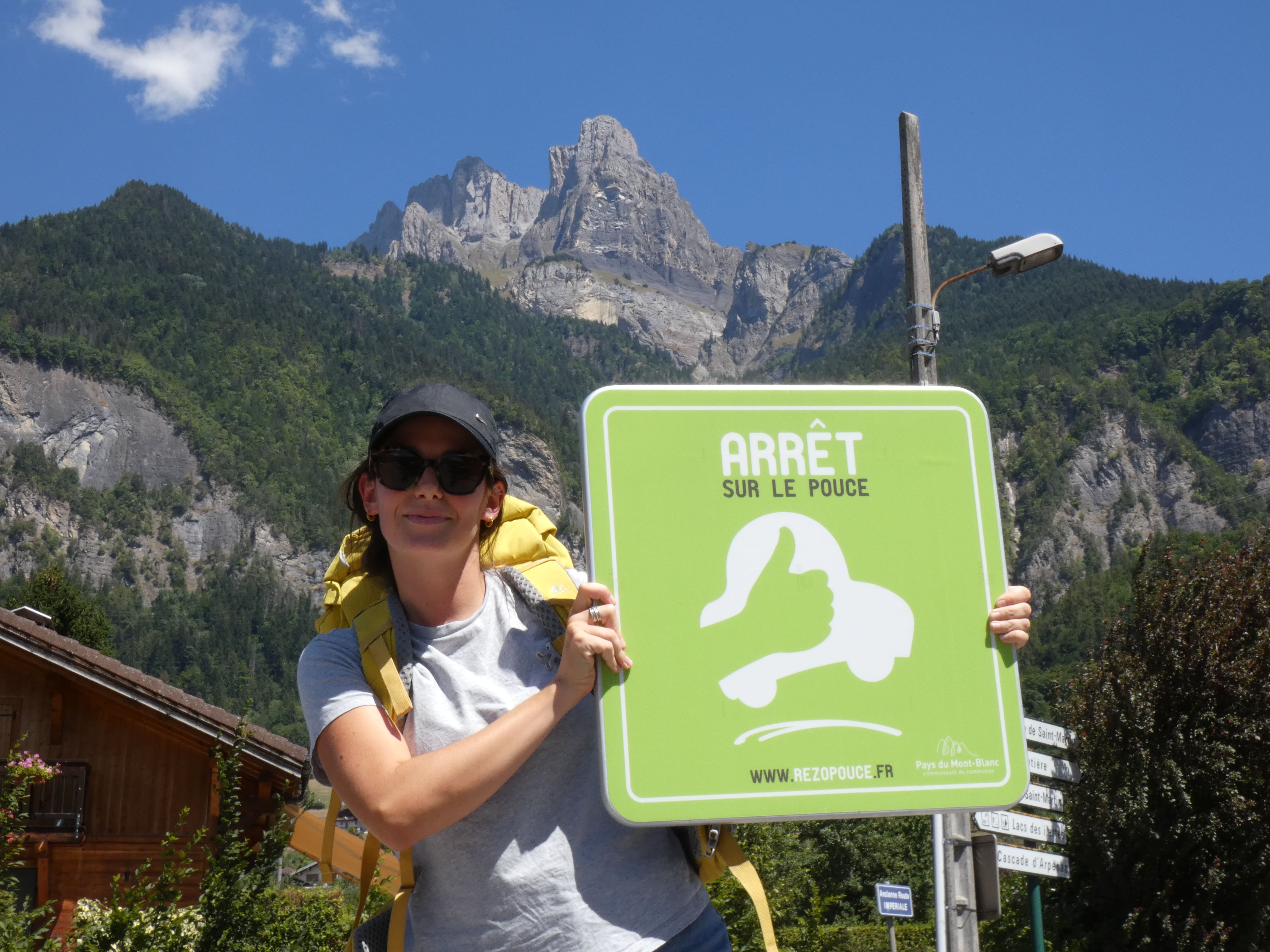 Panneau indiquant un &quot;Arrêt sur le pouce&quot; de Rezo Pouce - CCPMB