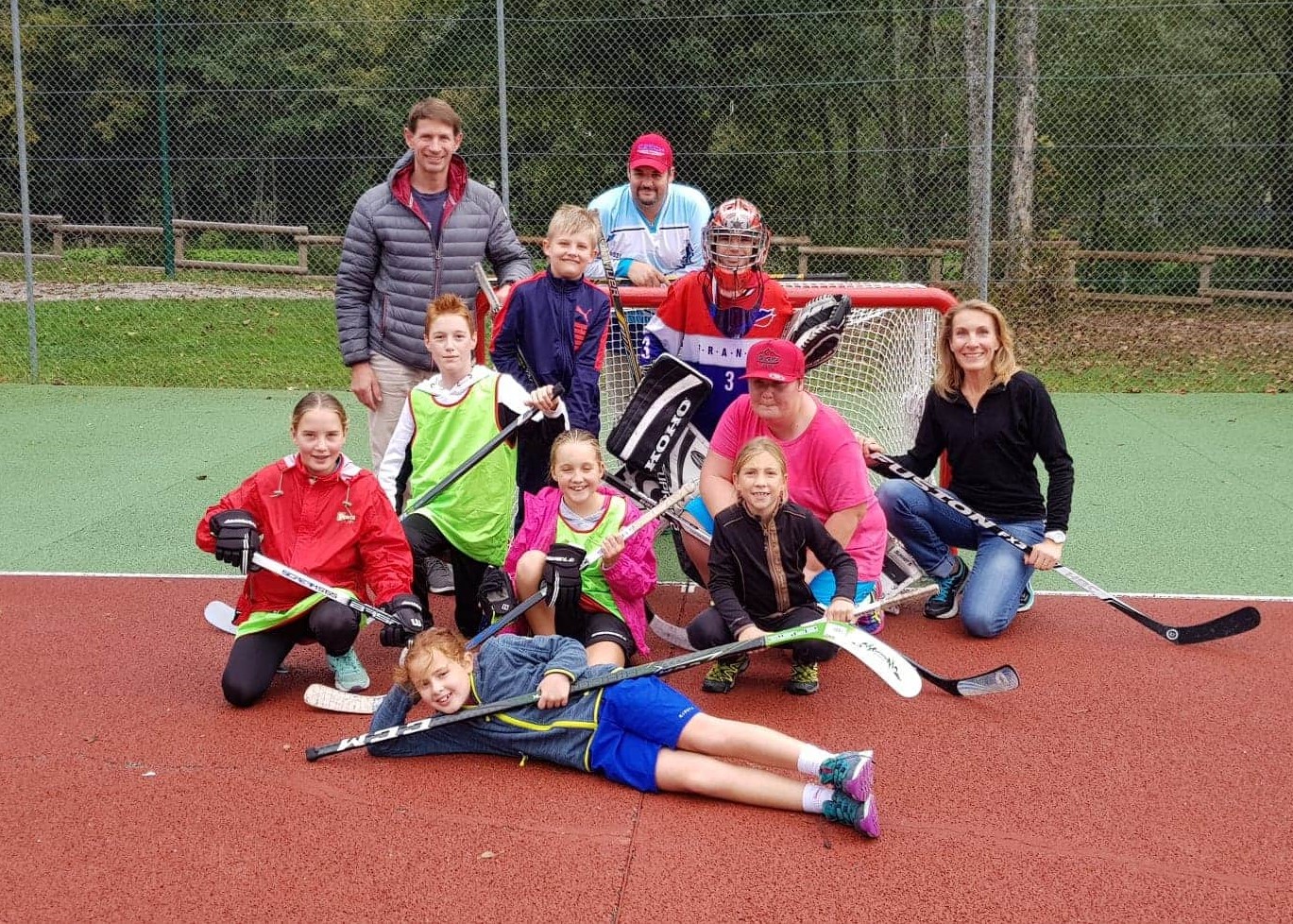 L'équipe du club « Les Tétras-Lyre » avec, de gauche à droite et de haut en bas, Richard Aimonetto (ambassadeur), Kévin Grange (président et entraîneur), Cécile Cornillon (secrétaire) et Bérengère Feige (maman d'une membre)