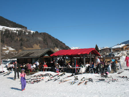 Le snack-bar présent sur le front de neige en 2012, avant l'arrivée de K-Bane
