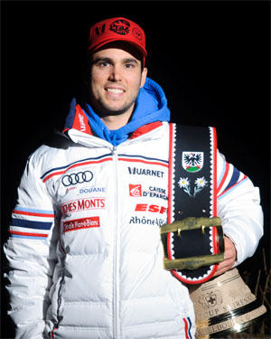 Thomas Fanara remporte son 1er titre de champion du monde en ski alpin, dans l'épreuve par équipe, le 16 février 2011.