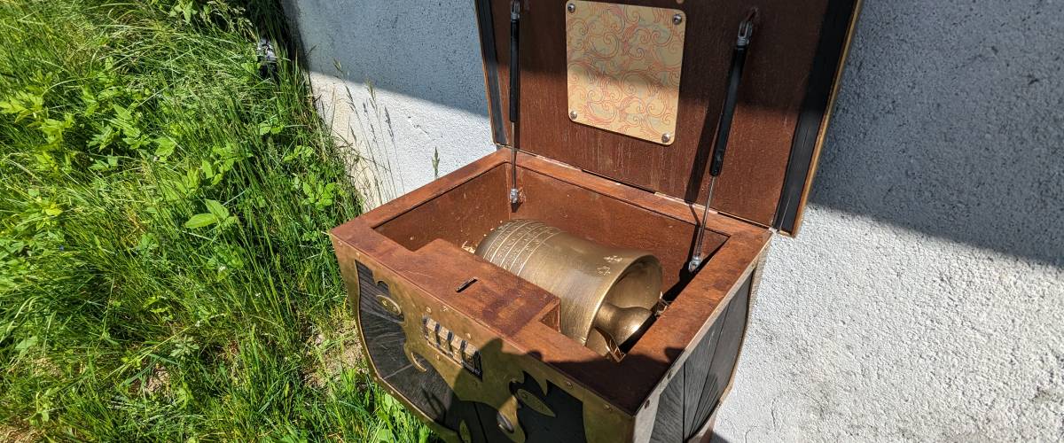 Sentier de randonnée ludique « La Thonnaz ne sonne plus » : demi-cloche réalisée en 3D - Marie-Anaïs Lien