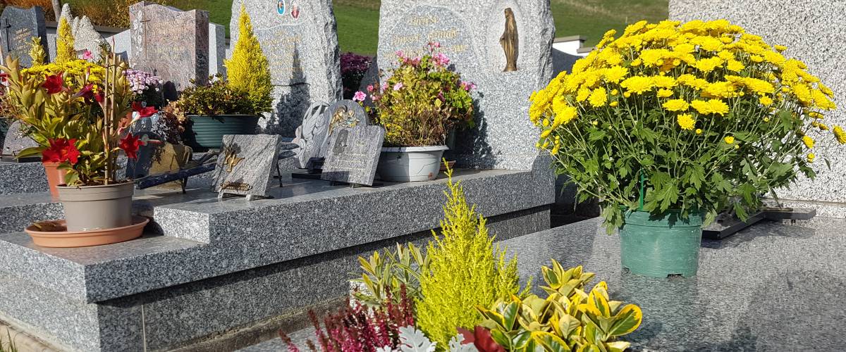 Cimetière de Praz-sur-Arly avant la Toussaint, le 28 octobre 2022 - Marie-Anaïs Lien