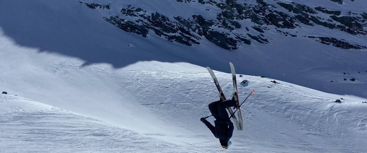 Le backflip de Charline à Valfréjus (course 3* en ski freeride 2023-2024) - Damien Ouvrier-Bonnaz