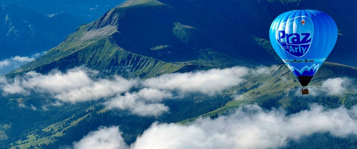 Alpes Montgolfière : nouveau ballon estampillé Praz-sur-Arly - Alpes Montgolfière