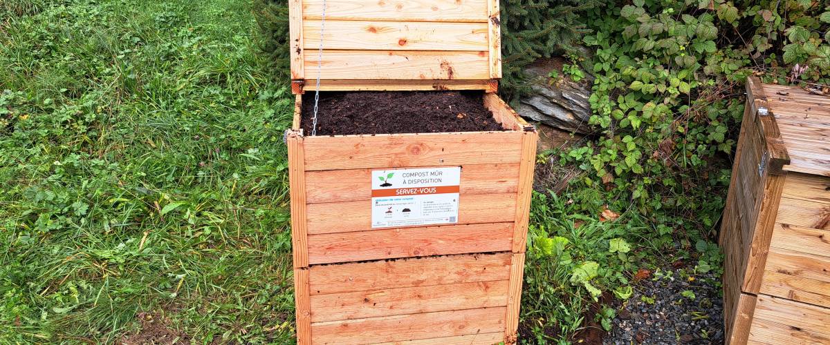 Site de compostage de Rafort : compost mûr en octobre 2024 - Olivier Perrin