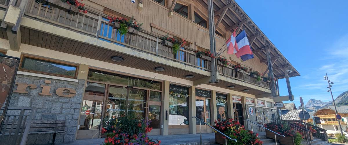 Bâtiment principal de la mairie de Praz-sur-Arly - Marie-Anaïs Lien