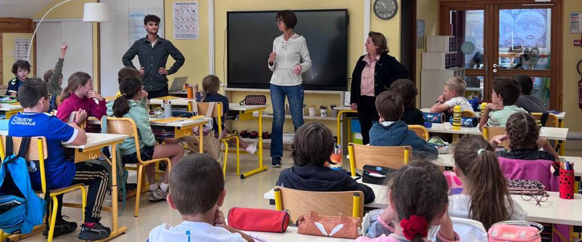 Présentation du Conseil Municipal des Enfants (CME) aux élèves de CM1/CM2 de l'école élémentaire des Éterlous le 02/10/2026 - Cécile Ninot-Collin