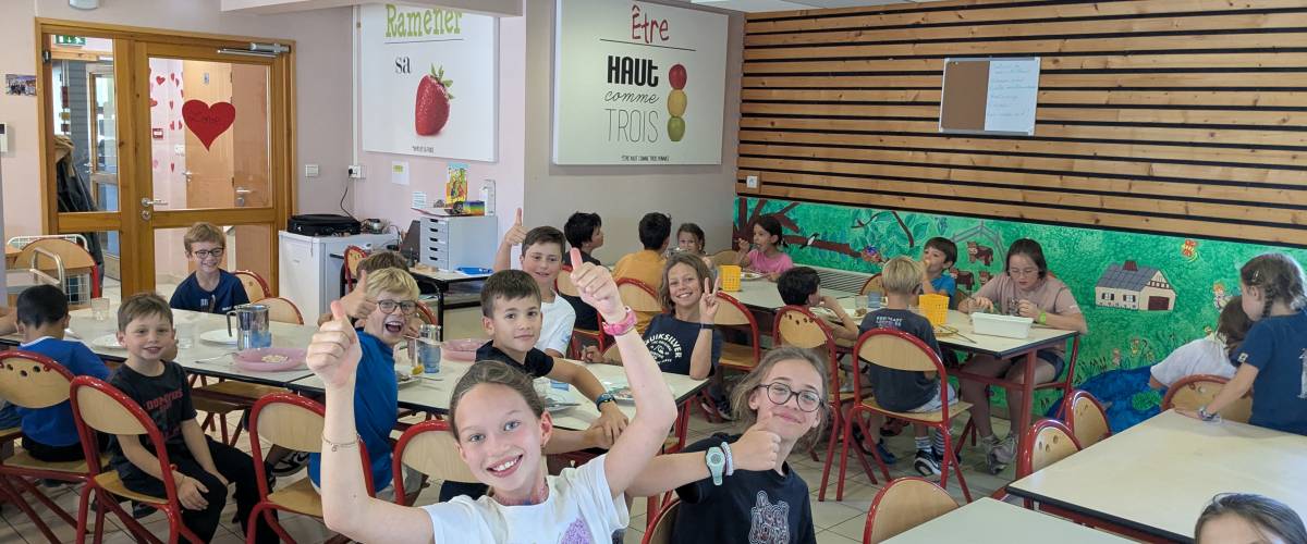 Cantine scolaire dans l'école élémentaire des Éterlous en septembre 2025 - Marie-Anaïs Lien
