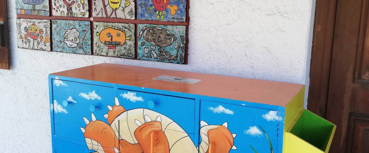 Boîte à livres installée le long de l'OT - Praz-sur-Arly Tourisme