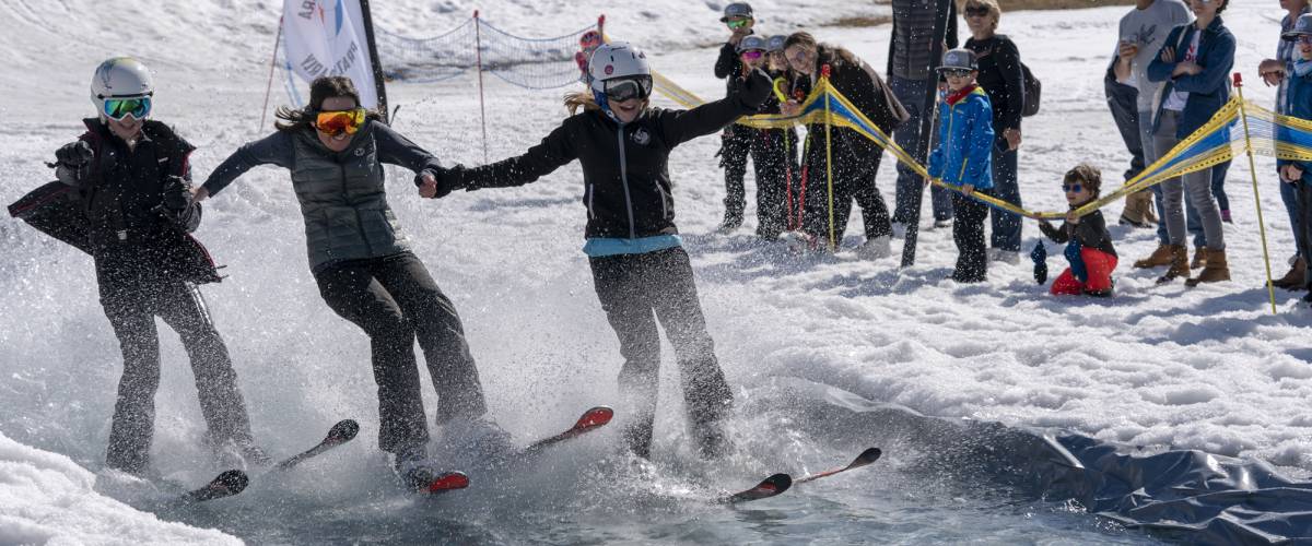 Trio sur le waterslide de Praz-sur-Arly