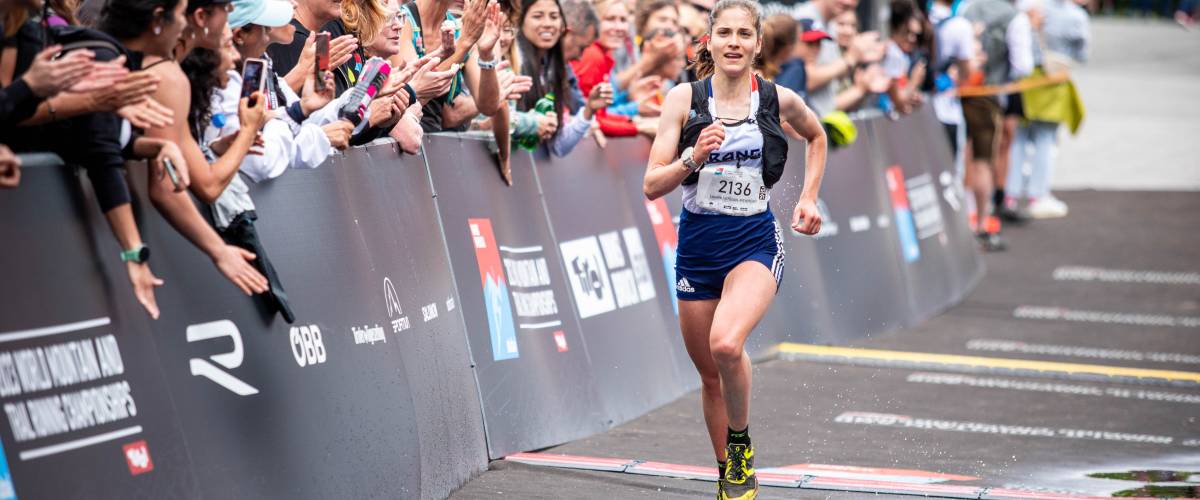 Championnat du monde de trail et de course en montagne organisé à Innsbruck du 6 au 10 juin 2023 : Louise Serban-Penhoat, athlète de la Team SCOTT Running = championne du monde par équipe sur le trail court + 10e place