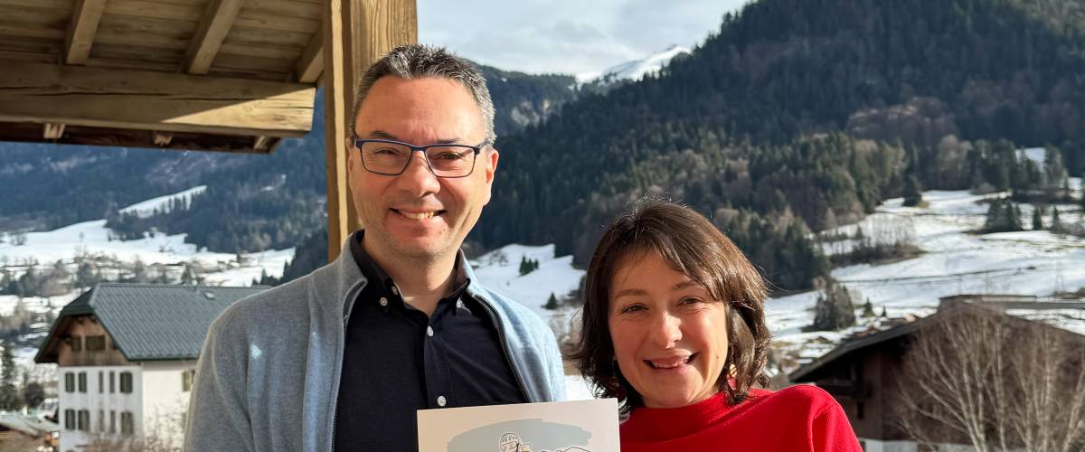 Présentation du nouveau bulletin municipal 12 de Praz-sur-Arly - Cécile Ninot-Collin