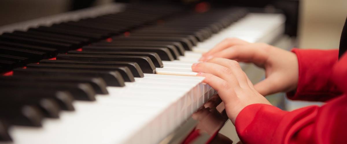 Leçon de piano © Vladvictoria / Pixabay