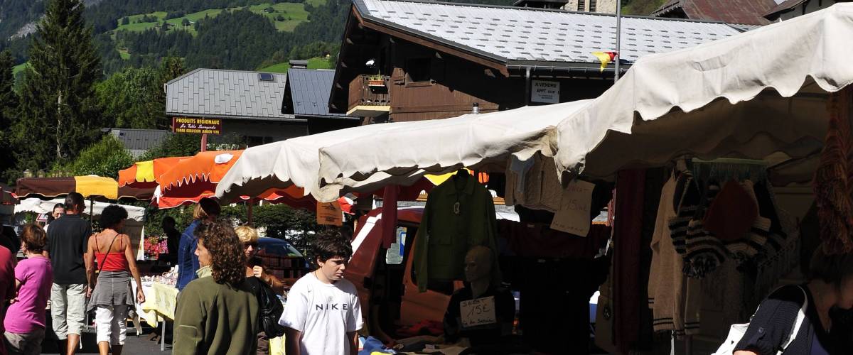 Marché diurne du mercredi à Praz - Gaël Joncour