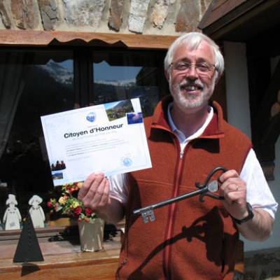 Remise du titre Citoyen d'honneur à Michel Thépaut lors de son pot de départ