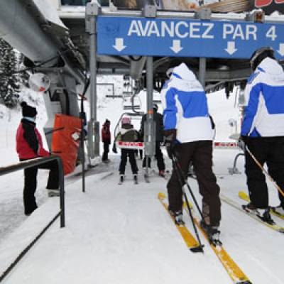 Skieurs sur le domaine skiable du Val d'Arly le 8 janvier 2010