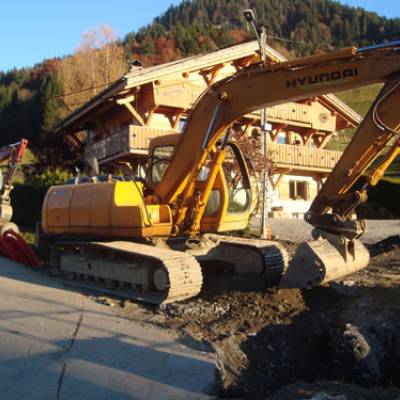 Route des Thouvassières en travaux début novembre 2010 : prolongation des réseaux d'eau potable et d'assainissement