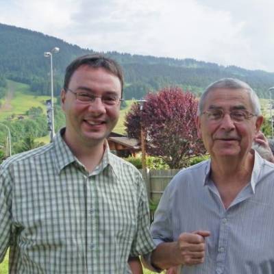 Vernissage d'une exposition de Praz les arts : Yann Jaccaz, maire actuel, et Max Gruz, ancien maire