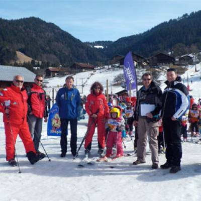 Mairie, office de tourisme, remontées mécaniques et ESF autour du responsable de l'audit, le 10 mars 2011